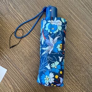 Vera Bradley Blue Floral Bursts, Mini automatic umbrella NWT